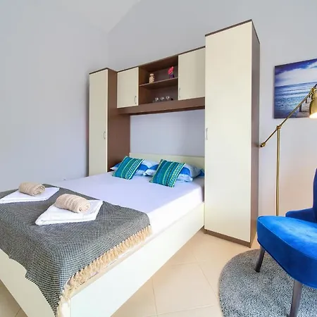-krk Apartment